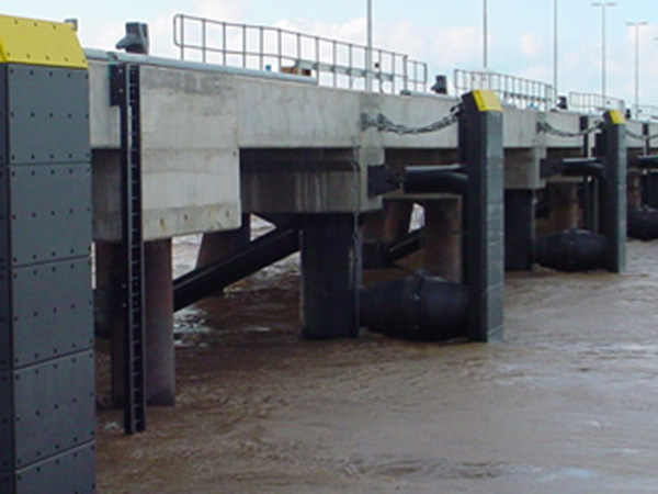 港口護舷板應(yīng)用 (1)